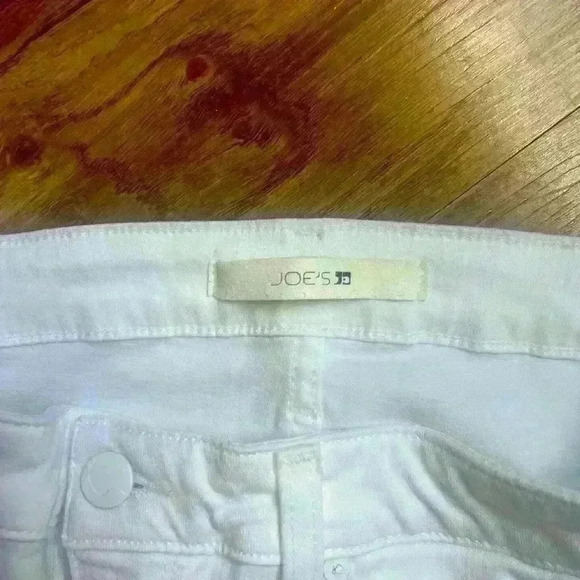 Joe’s Jean white 31 ladies excellent condition. Super stretch. Great for summer! - Picture 7 of 8
